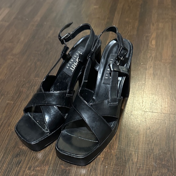 Esprit Black Platform Sandals - Picture 1 of 3